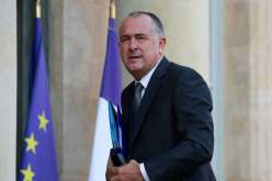 وزير فرنسي: نتابع عن كثب ما يحدث بالجزائر ولا نريد تأزم الأوضاع