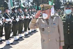 الفريق السعيد شنقريحة يحث إطارات الدرك الوطني على تمتين العلاقة مع الشعب