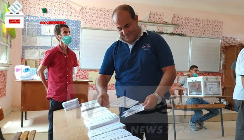 بالصور.. مدوار يدلي بصوته في تشريعيات 2021