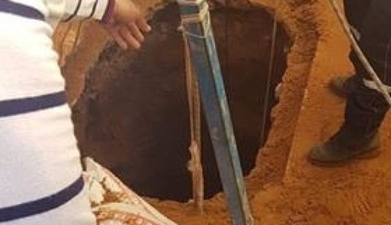بالصور.. إنقاذ شخص سقط  في بئر بحي الكرمة في بومرداس
