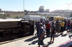بالفيديو والصور.. قتيل و28 جريحا في حادث إنقلاب حافلة بالدويرة