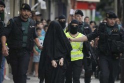 الشرطة الإسبانية تعتقل شابة مغربية كانت بصدد الذهاب إلى سوريا