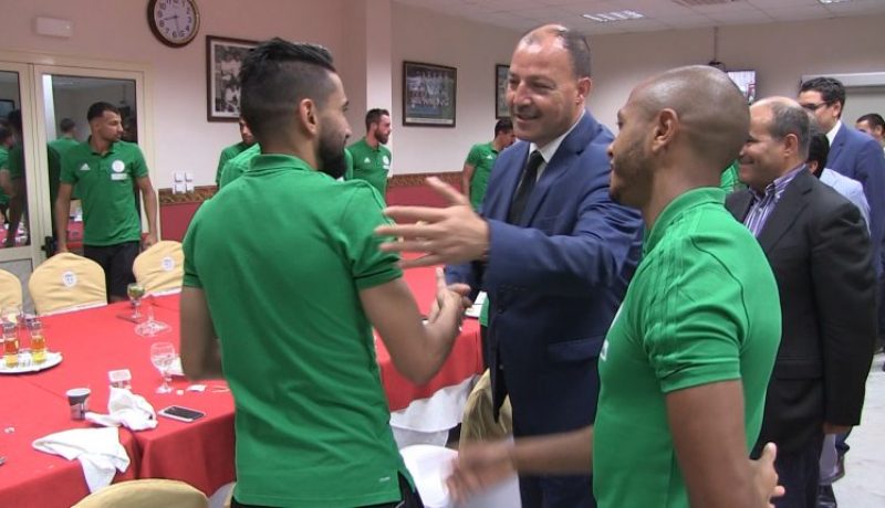 بالفيديو.. وزير الشباب والرياضة يُحفّز لاعبي الخضر قبل سفرية “غامبيا” !