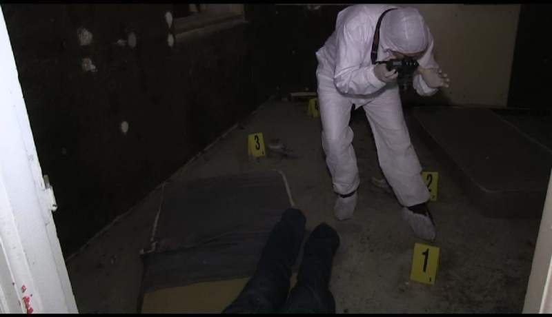 شـقـيـقــان يـقـتــلان جــارهـمـــا بـضــربــات فــأس في الــرأس بـسـبــب شـجــار «نـســوة» حــول مـيــاه «الـزيـــڤــو»! 