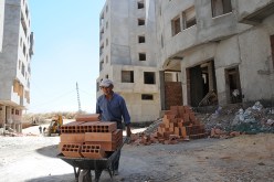 إطلاق مشاريع متوقفة لإنجاز 100 ألف مسكن