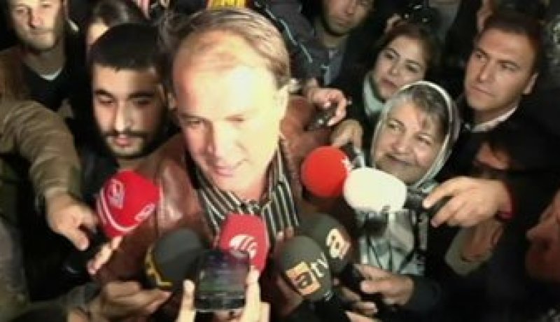 وصول الطيارين التركيين المفرج عنهما في بيروت إلى إسطنبول