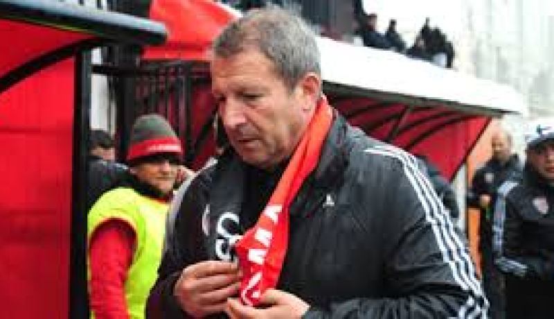 نادي بيطام الغابوني يقدم ب24 ساعة قدومه إلى الجزائر