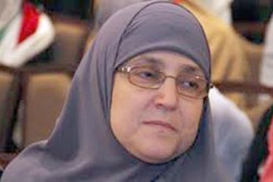 زوجة الرئيس المعزول محمد مرسي تؤكد أن زوجها متماسك في سجنه