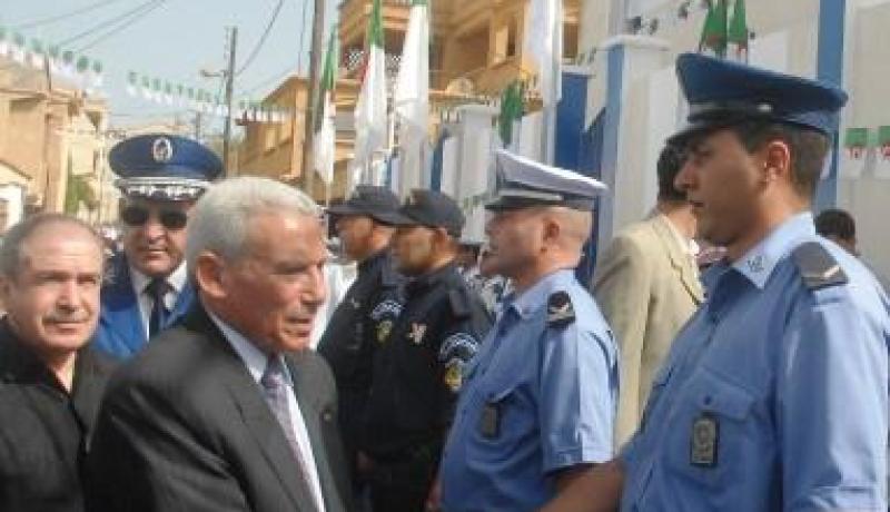 تونسي يتجاهل العقيد ويقول المجاهد لا يستقيل أبدا