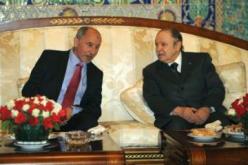 عائلة القذافي وامن الحدود في صلب زيارة مصطفى عبد الجليل إلى الجزائر