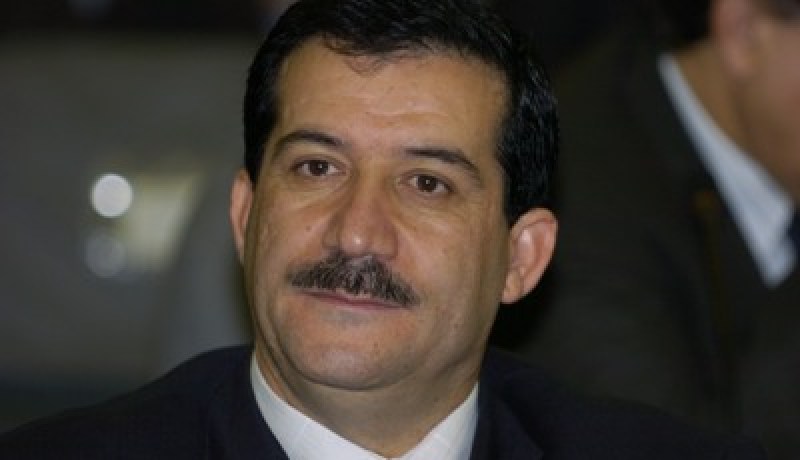 غول‮ ‬يؤجل الحج في‮ ‬إليزي‮!‬