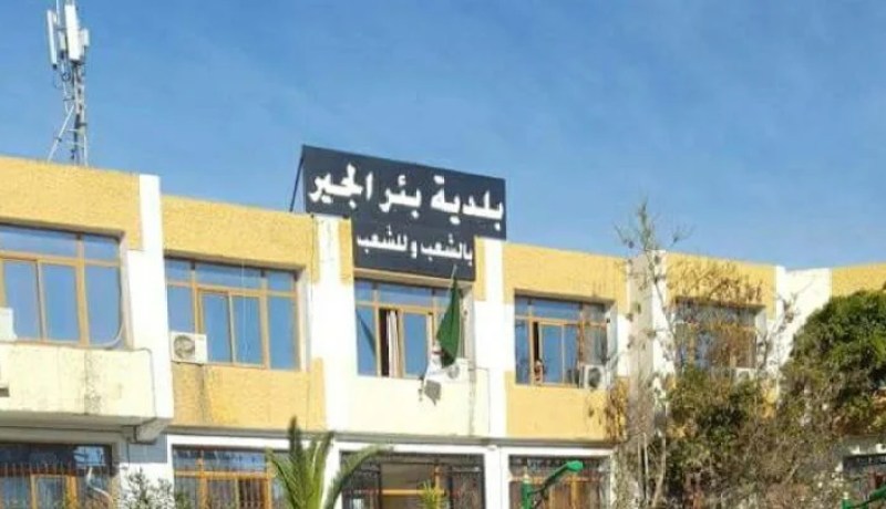 والي وهران ينهي مهام مير بئر الجير لمتابعته قضائيا في ملف نهب العقار