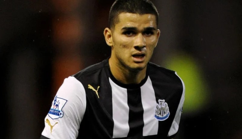 عبيد ليس قلقاً من وضعيته بنادي نيوكاسل