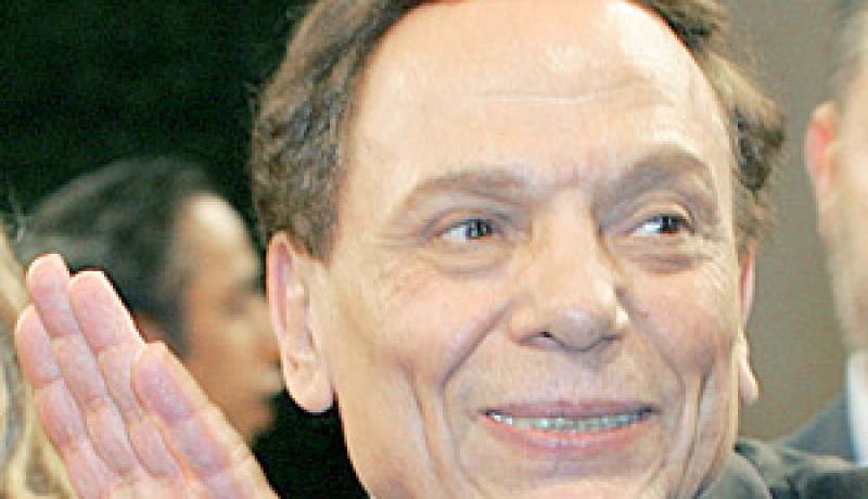 عادل إمام‮:''‬التحريض السياسي‮ ‬وراء أزمة مصر والجزائر‮''!‬