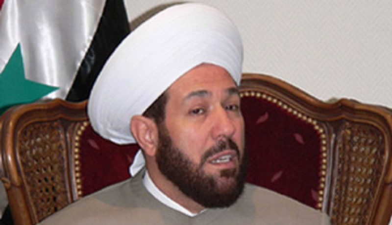 مفتى سوريا يدعو الأسد لفتح باب المصالحة لعودة أبناء الوطن