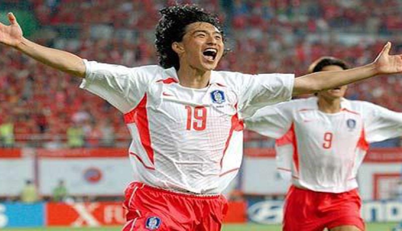 إعتزال المهاجم الكوري صاحب الهدف ذهبي في مرمى ايطاليا في كاس العالم 2002