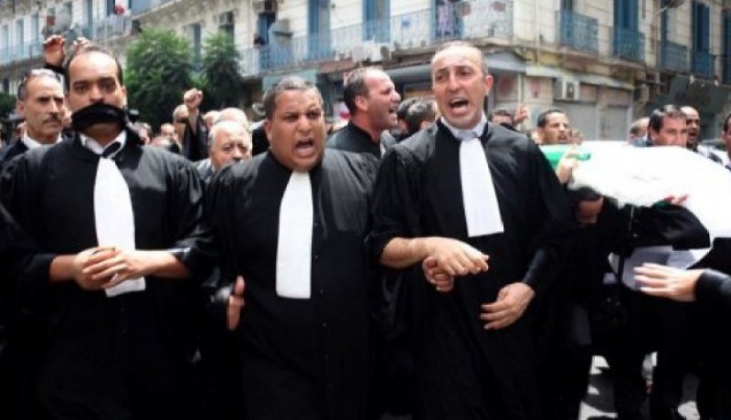 المحامون في وقفة إحتجاجية ضد قرار ترامب يوم الأحد المقبل
