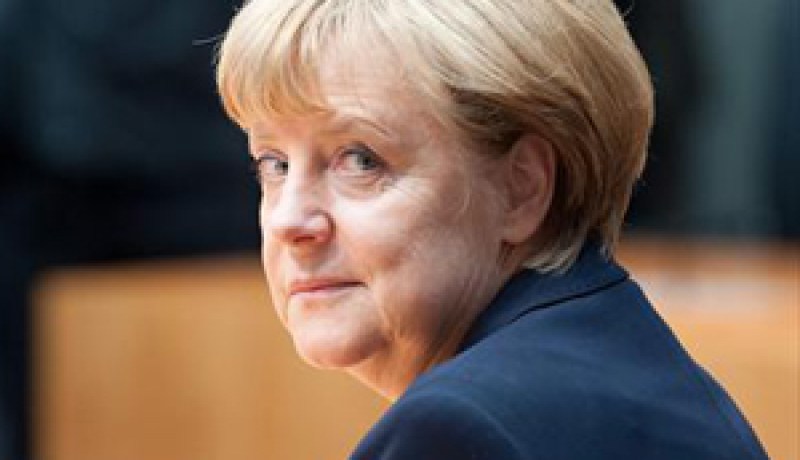 ميركل ترفض خفض ديون اليونان