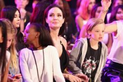 أنجيلينا جولي تتبنى طفلة سورية