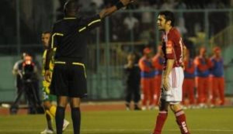 الحكم المساعد في لقاء القبائل والأهلي يرفع تظلما لـ''الكاف'' ضد المصريين