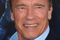 Arnold Schwarzenegger يستعرض مهارته عبر مقطع فيديو