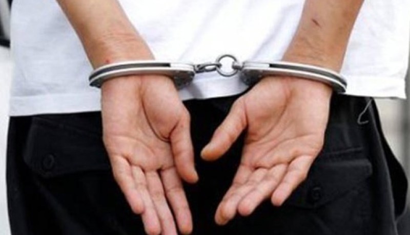 توقيف شخص بحوزته بندقية وأغراض عسكرية في الأغواط