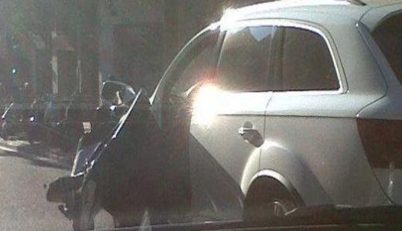 بيكيه لاعب برشلونة يتعرض لحادث سيارة