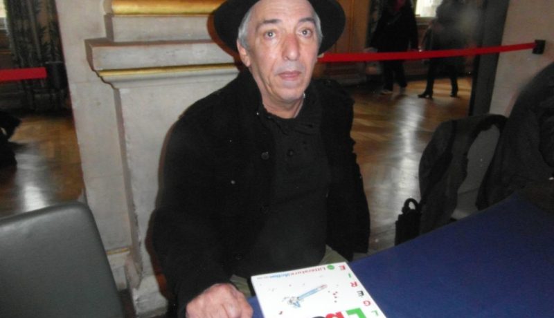 الموت يغيب الكاتب والمسرحي عزيز شواقي