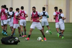 منطقة مختلطة صباح اليوم والمسؤولين يمنعون اللاعبين من الحديث مع الصحافة