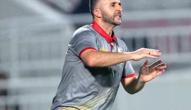 إيقاف بلماضي لمباراتين في الدوري القطري