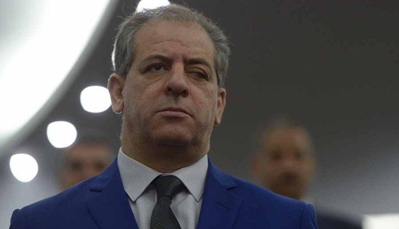 ولد علي «جا يكحّلها عماها»!