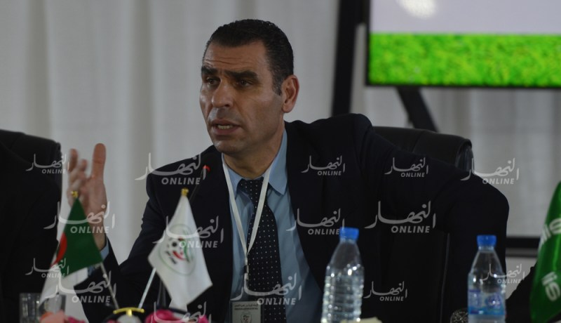 زطشي: “الأندية المحترفة استفادت من قطع أرضية دون استغلالها”