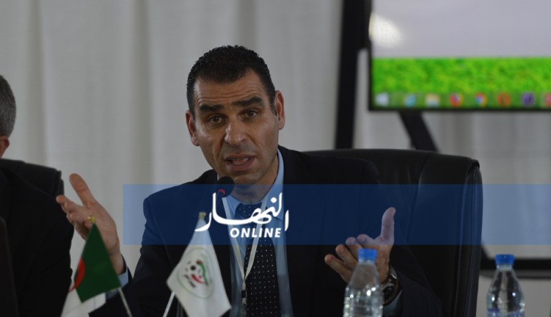 زطشي :”إنفانتينو وعدني بالمجيء للجزائر وراهو واقف معانا”