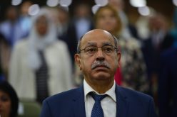 مباركي يخطف الأضواء من وزير الداخلية