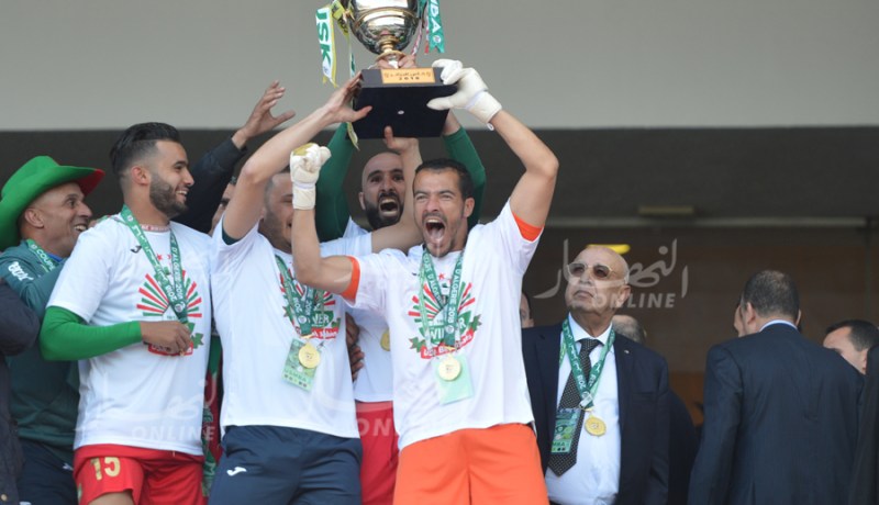 “طوال”  يحتجز كأس الجمهورية للمطالبة بمستحقاته !!