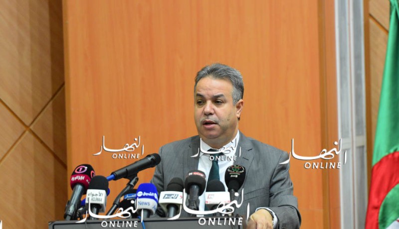 طمار: “أرسلنا لجان تحقيق إلى الميدان للوقوف على التجاوزات في إنجاز السكنات”