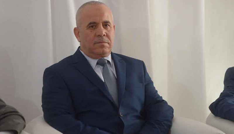 شرفة يدخل الفضاء الأزرق