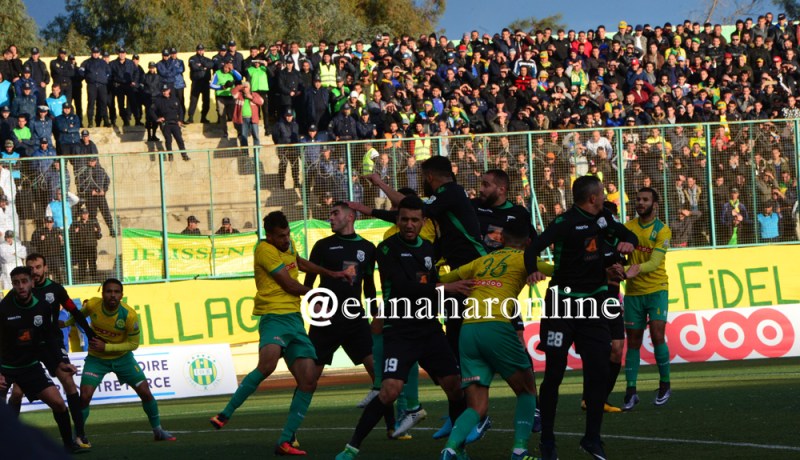 الشبيبة تفرض التعادل على السنافر في الشوط الأول