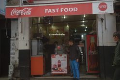 «القفازات إجبارية للطباخين في محلات الفاست فود»