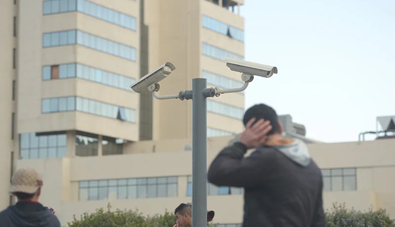 الأحياء الشعبية تحت أعين كاميرات المراقبة