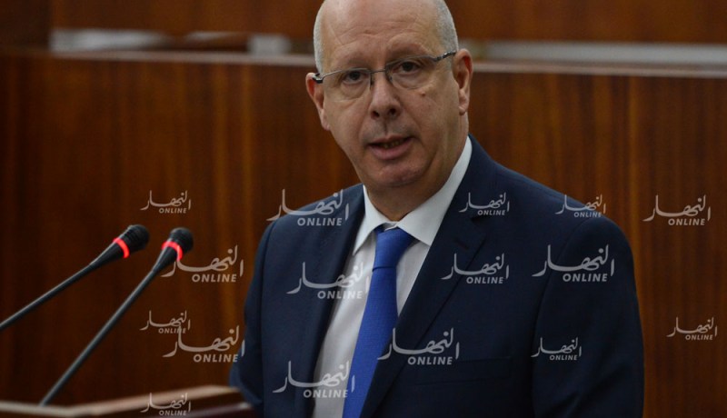 وزير المالية : على متعاملي الهاتف النقال التصريح برقم الأعمال نهاية كل سنة