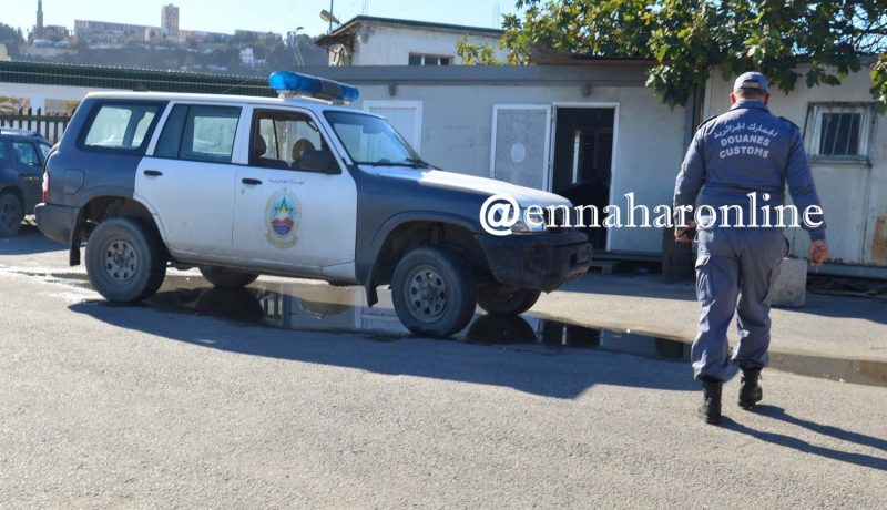 حجز 112 هاتف ذكي ومبالغ مالية في الوادي مهربة لدول الجوار