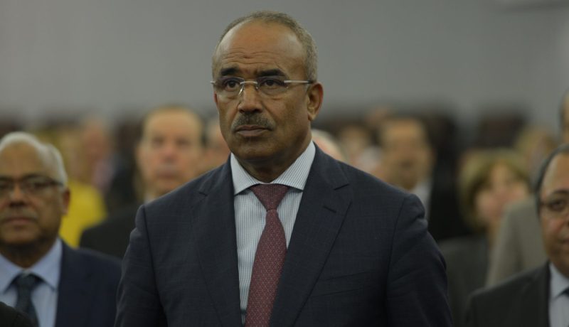 بدوي يعالج مشاكل الناخبين بالأنترنت