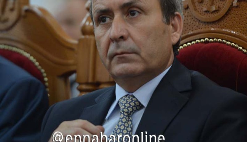 وزير الصحة :” التنصيب الرسمي للجنة المكلفة بمطالب الاطباء المقيمين”