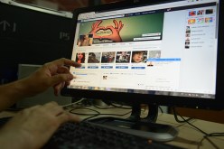 محتال باسم نرجس يبتز مسؤولين بتسجيلات جنسية
