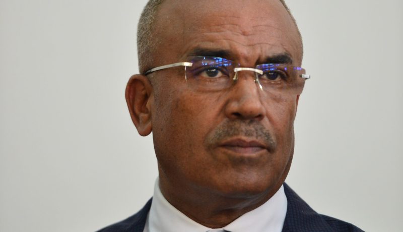 بدوي مستعد ليوم النّحر