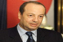 بولطيف‮ ‬يعيد ترتيب البيت