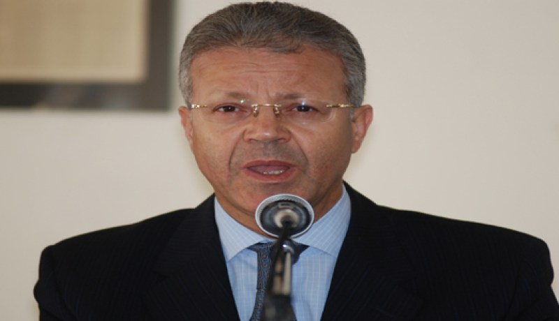 سيفي‮ ‬وحمروش‮ ‬ينتقدان بن بوزيد