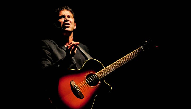 بعزيز يعود إلى جمهوره بعد 15 سنة غياب