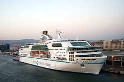 خمسون جزائريا يحتجزون بميناء مرسيليا ليوم كامل بعد بيع تذاكر سفرهم مرتين